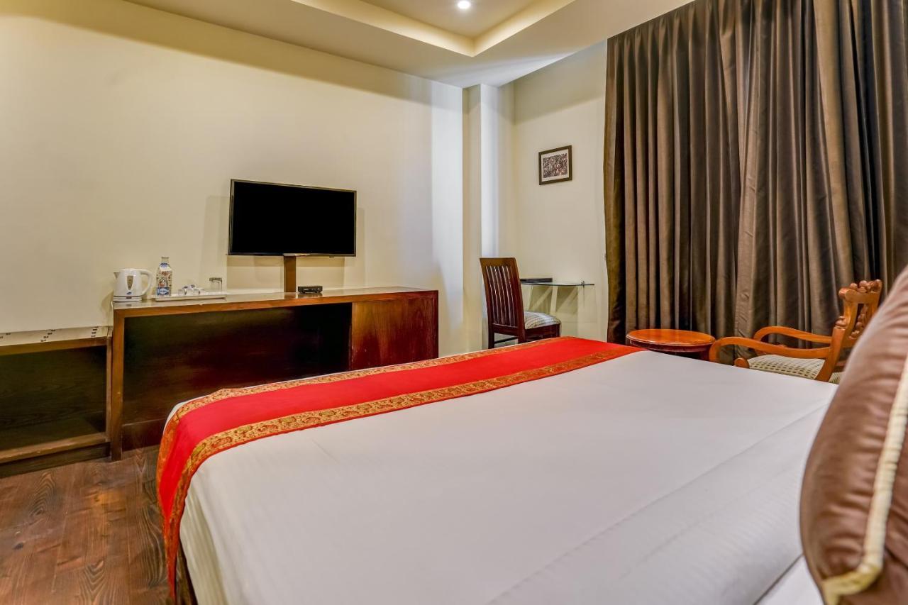 Townhouse 552Hotel Royal Court Jalandhar Luaran gambar